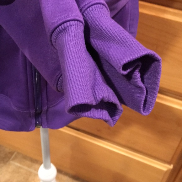 UA zip up jacket - Picture 4 of 6